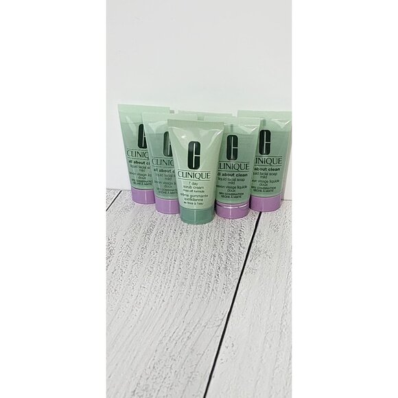 Clinique All About Clean Liquid Facial Soap Oily Skin Formula 5x30ml/1 fl oz Tub - Picture 2 of 5